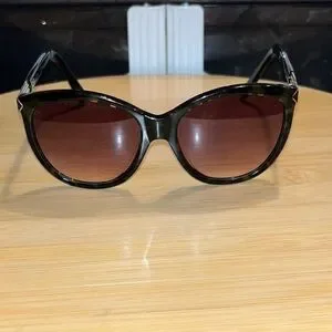 Stella & Dot Miramar Cat Eye Tortoise Shell Frame Sunglasses Stella & Dot - Miramar - Tortoise Brown - Sunglasses Lens  main image 3